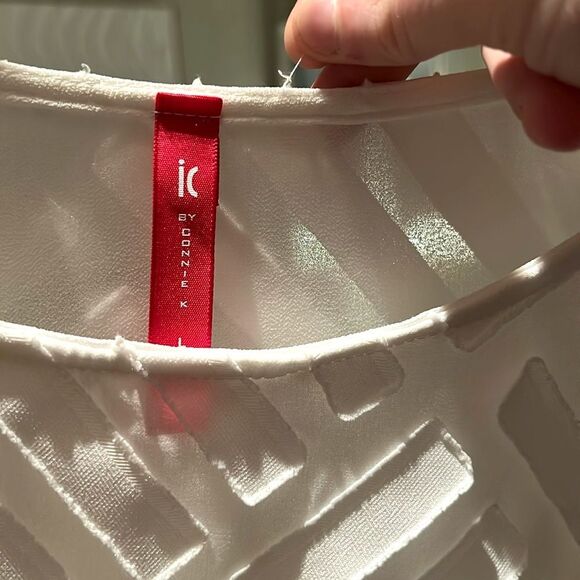 IC by Connie k Women’s Size Large Solid White Asymmetrical 3/4 Sleeve Tunic Top - Picture 8 of 16